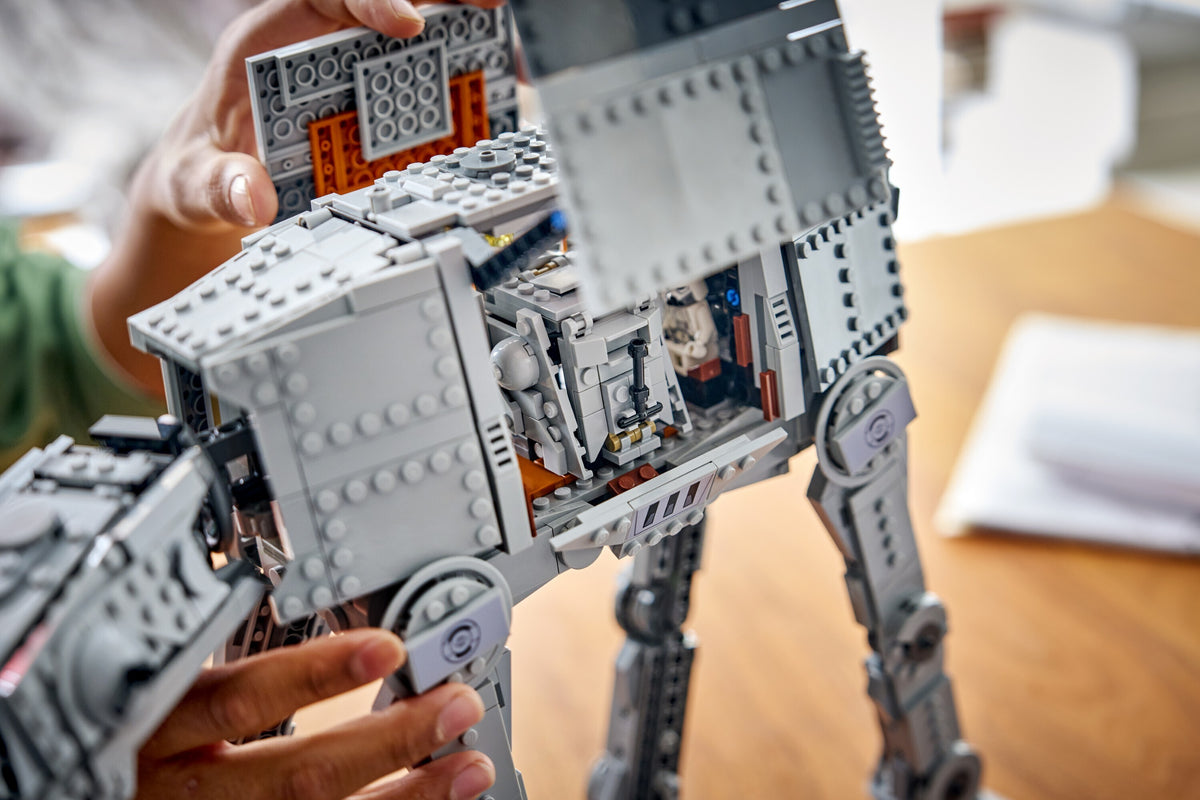 LEGO Star Wars 75454 - Imperiumin jäljelle jääneiden joukkojen AT-AT ja INT-4 – kuva 13