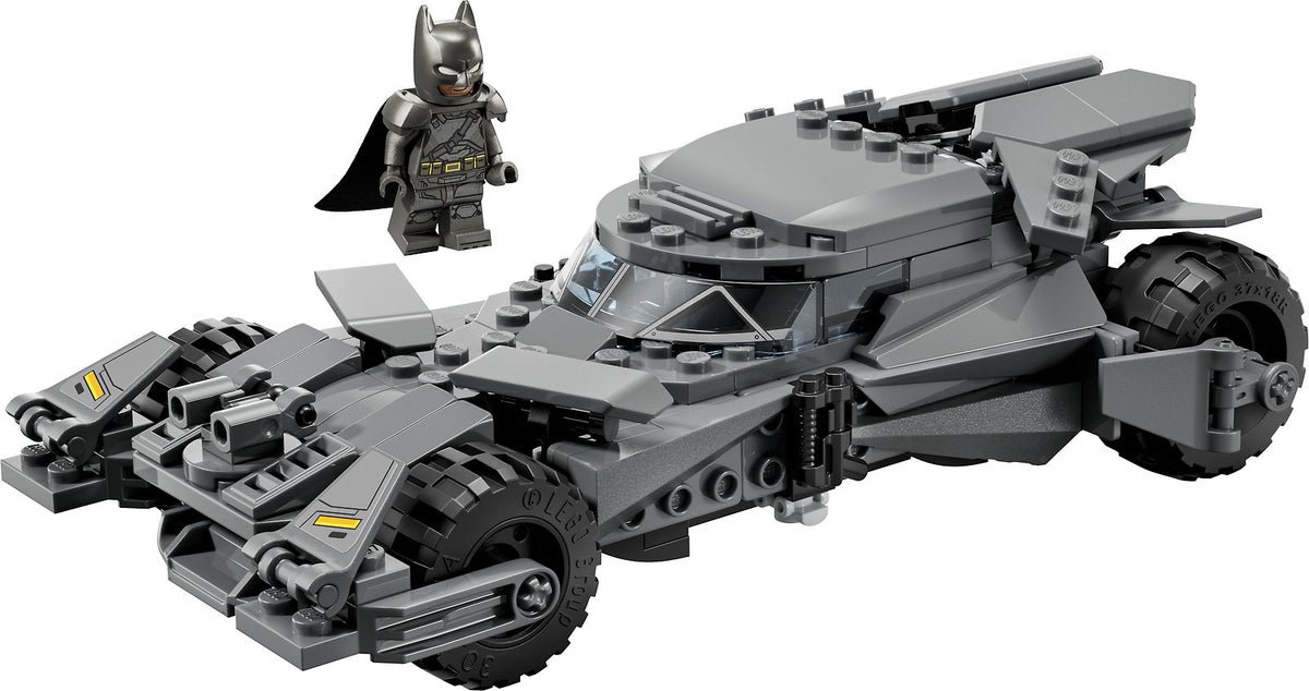 LEGO Super Heroes DC 76331 - Batman v Superman™ ‑elokuvan Batmobile™ – kuva 3