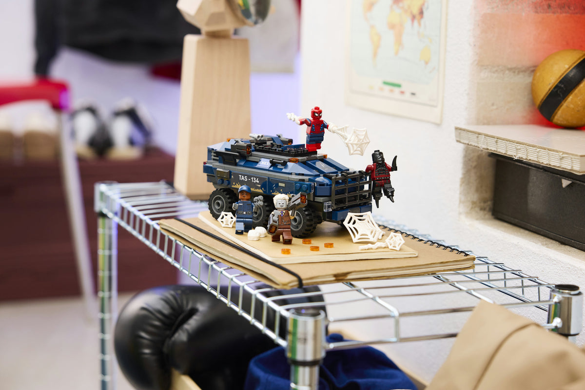 LEGO Marvel 76349 Spider-Man ja vankikuljetuksen takaa-ajo – kuva 9
