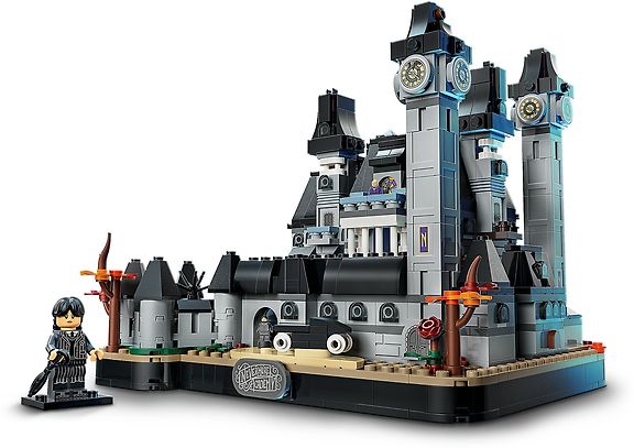 LEGO Wednesday 76788 – Kuunapäivän opisto – kuva 3