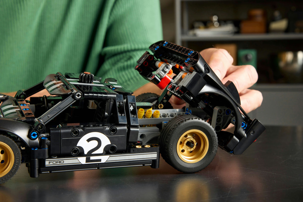 LEGO Technic 42223 1966 Ford GT40 MKII ‑kilpa-auto – kuva 10
