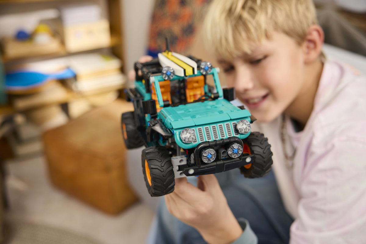 LEGO Technic 42227 Jeep® Wrangler Rubicon maasturi – kuva 6