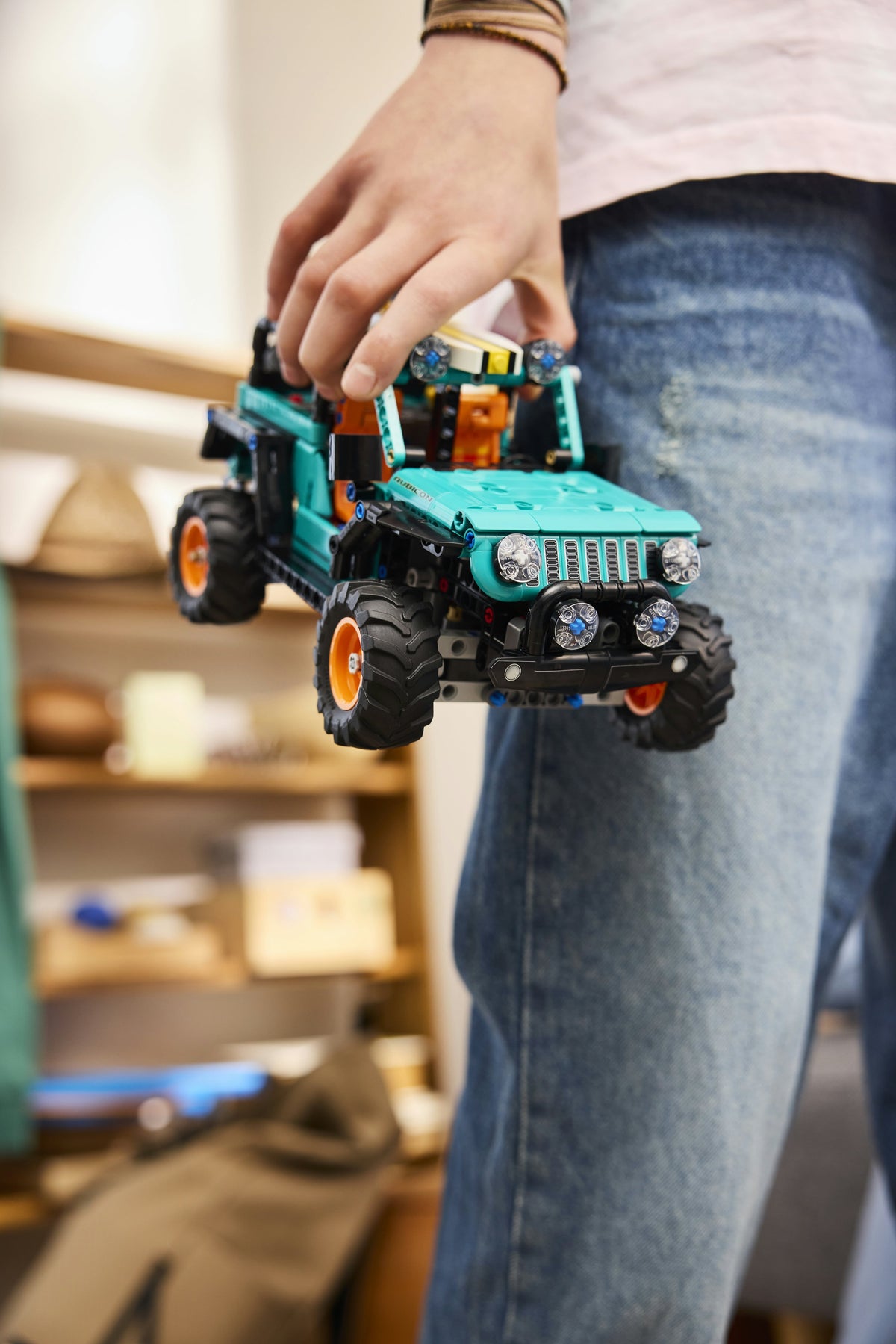 LEGO Technic 42227 Jeep® Wrangler Rubicon maasturi – kuva 3