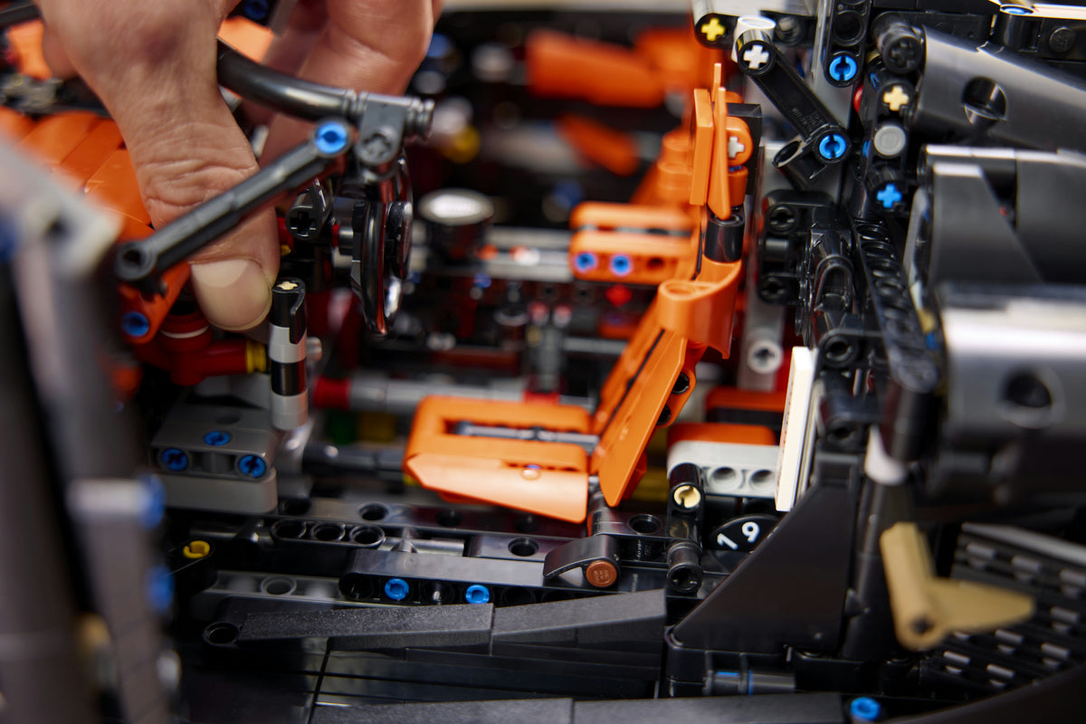 LEGO Technic 42232 Koenigsegg Sadair's Spear ‑mega-auto – kuva 6