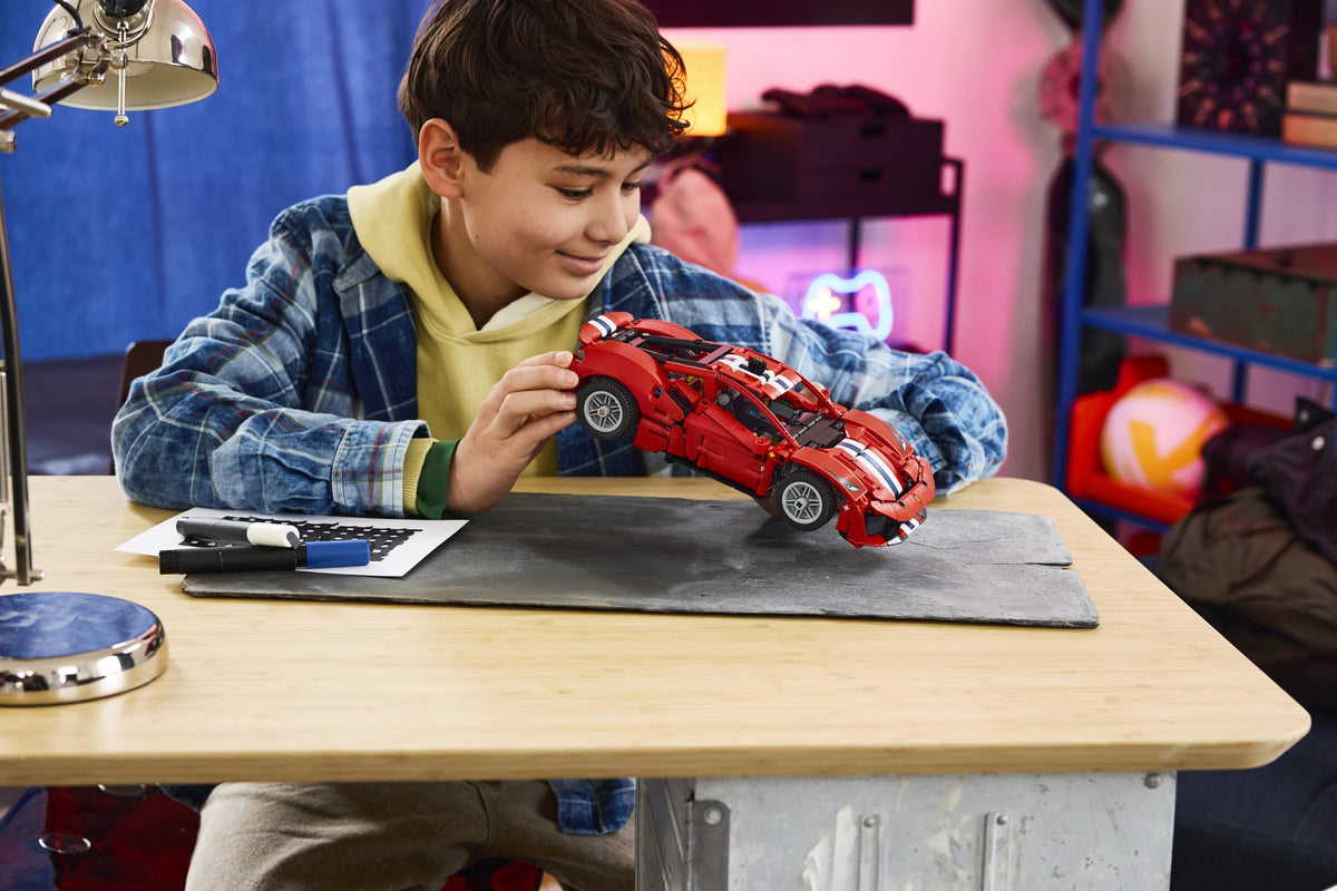 LEGO Technic 42235 Ferrari 488 PISTA ‑auto – kuva 9