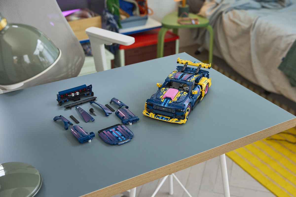 LEGO Technic 42236 Tuunaustallin Ford Mustang GT ‑auto – kuva 13