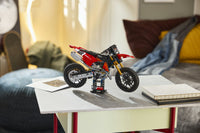 LEGO Technic 42238 Ducati Desmo450 MX Factory ‑moottoripyörä – kuva 9