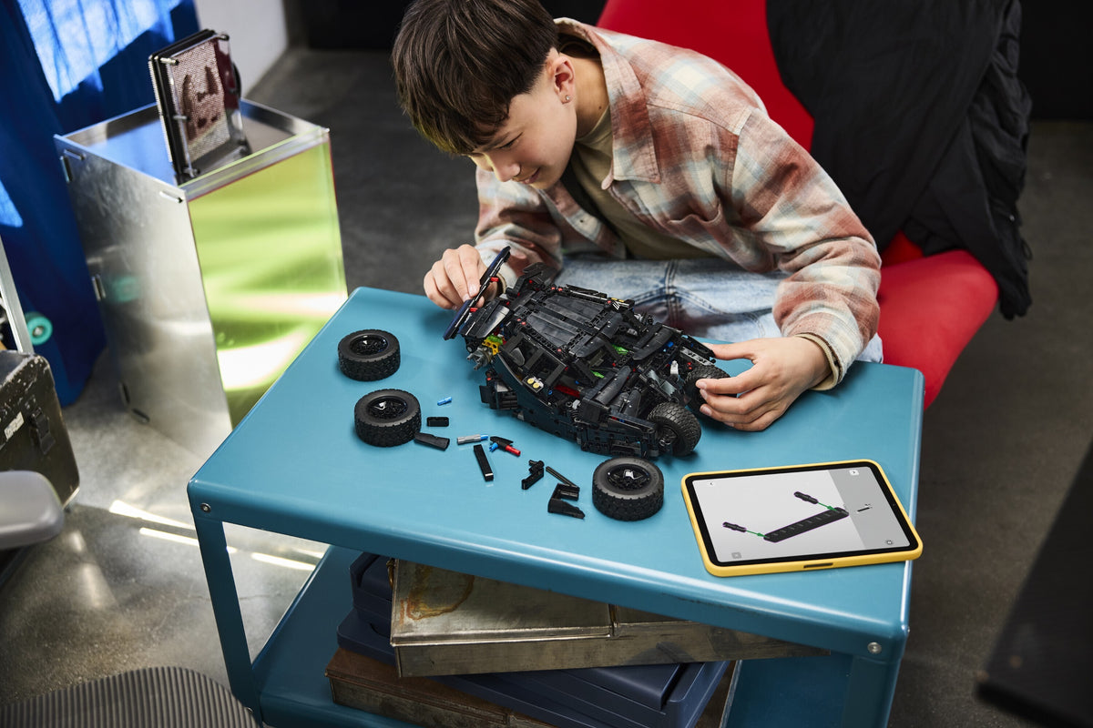 LEGO Technic 42239 - Kauko-ohjattava Batmobile Tumbler – kuva 6