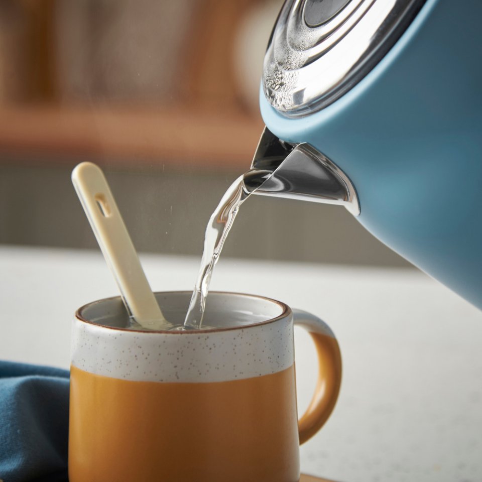 Russell Hobbs Hanley Retro Blue vedenkeitin