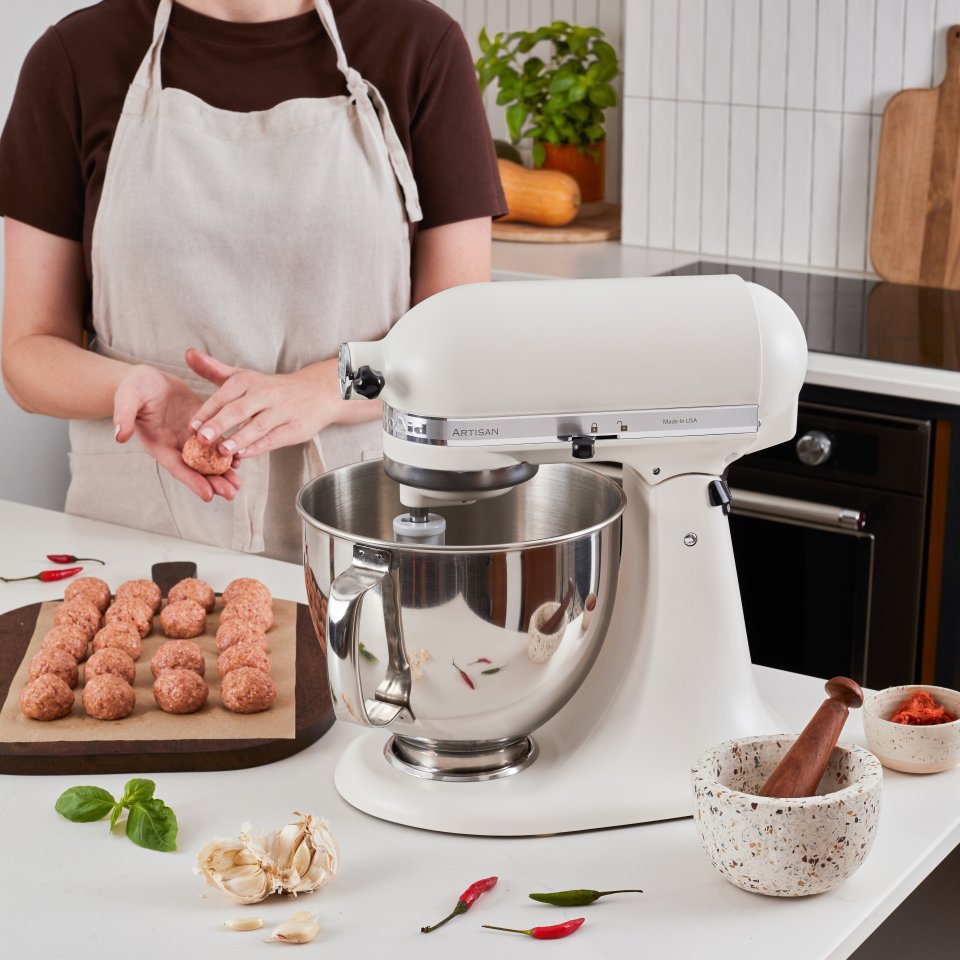 KitchedAid Artisan 4,8 l yleiskone, posliininvalkoinen