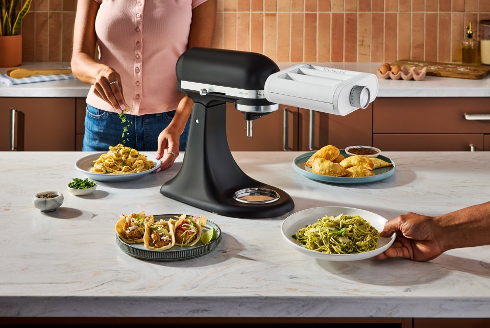 KitchenAid 3-in-1-pastalisävaruste, muovi