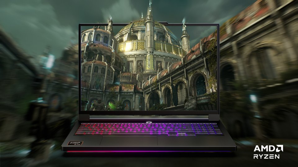 Lenovo Legion Pro 7 16AFR10H 16" pelikannettava, Windows 11 Home (83RU001JMX)