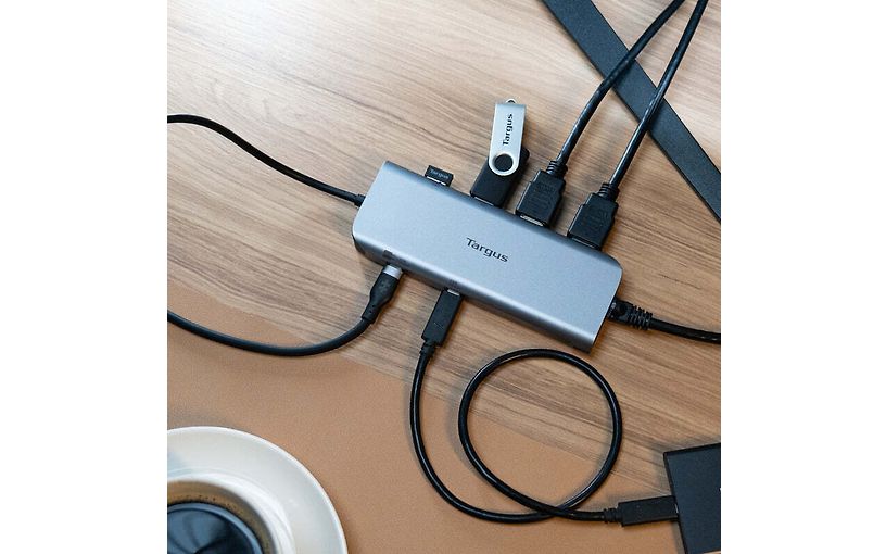 Targus USB-C Dual Video 140W Pass-Thru telakka / USB-hubi – kuva 10