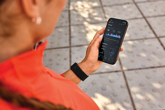 Garmin CIRQA Smart Band aktiivisuusranneke, musta, L/XL – kuva 16