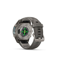 Garmin fenix 9 urheilukello, 43 mm, titaani ja Pebble Gray silikoniranneke