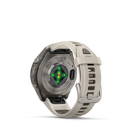 Garmin fenix 9 Pro inReach urheilukello, 43 mm, titaani ja Fog Gray/Dark Sandstone silikoniranneke