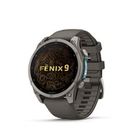 Garmin fenix 9 urheilukello, 47 mm, titaani ja Pebble Gray silikoniranneke