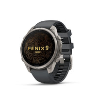 Garmin fenix 9 Pro inReach urheilukello, 47 mm, titaani ja Graphite/Black silikoniranneke