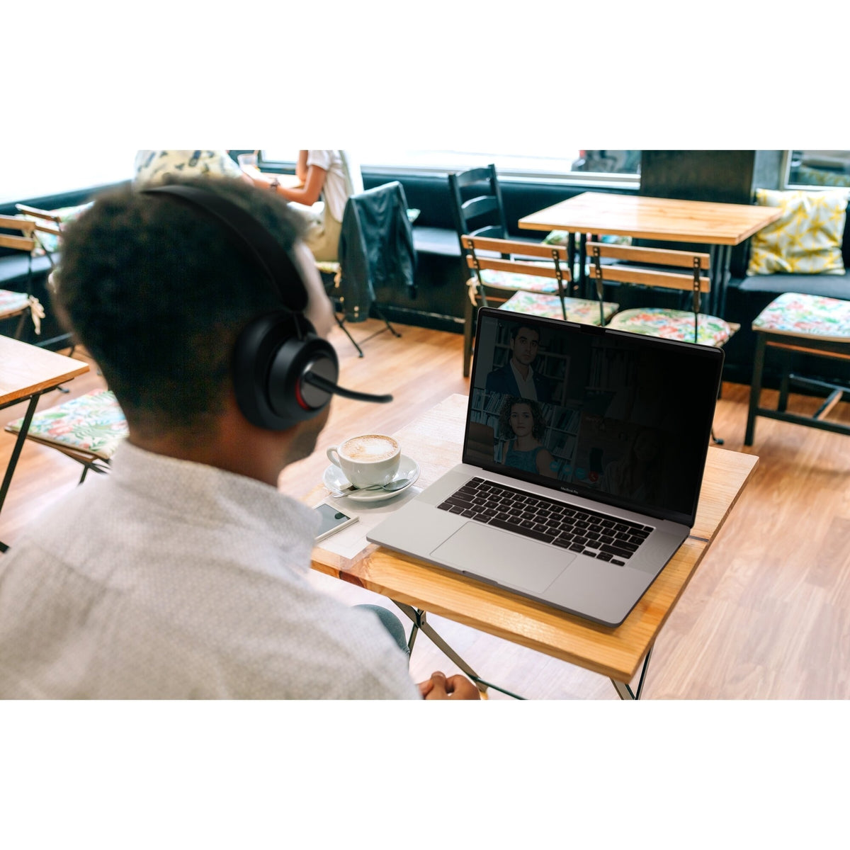 Kensington MagPro™ Elite magneettinen tietoturvasuoja MacBook Pro 16”:lle (2021 ja uudemmat) – 7