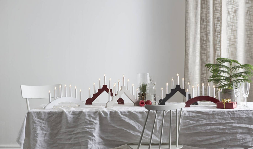 Ada kynttelikkö punainen