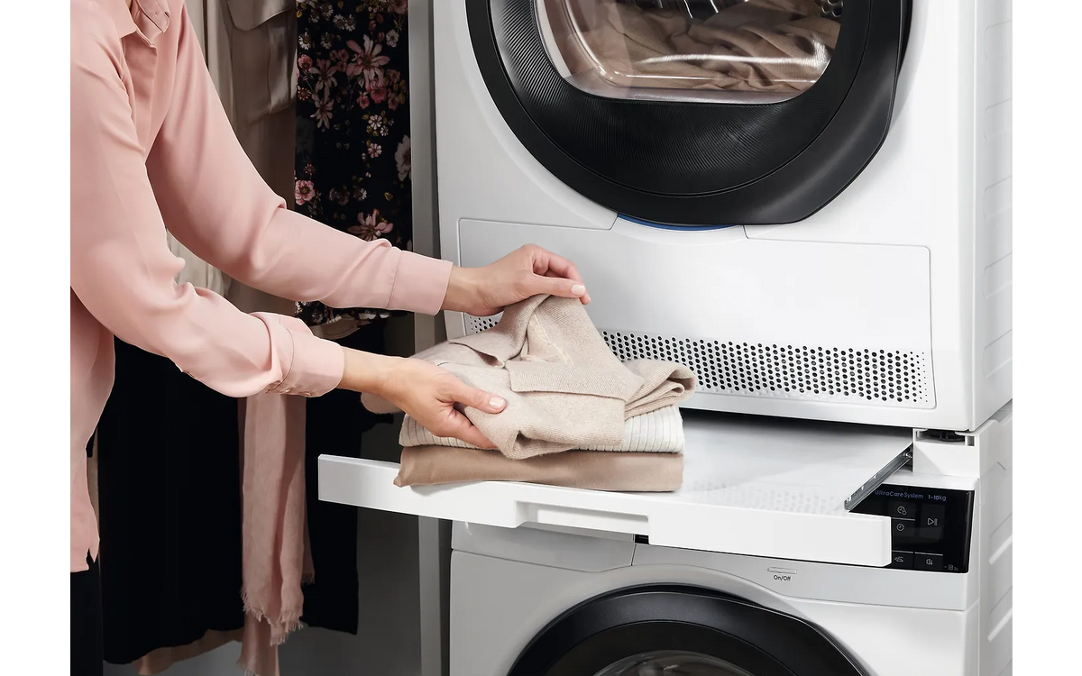AEG / Electrolux monteringssats för pelarmontage med hylla