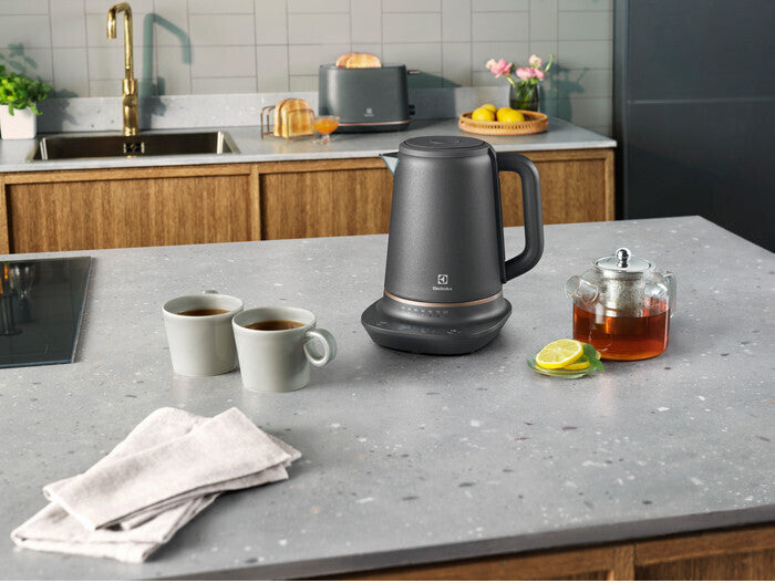 Electrolux E7K1-6BP -vedenkeitin