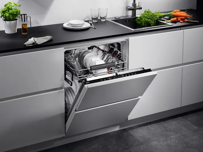 AEG FSE63657P 7000-series diskmaskin, integrerad