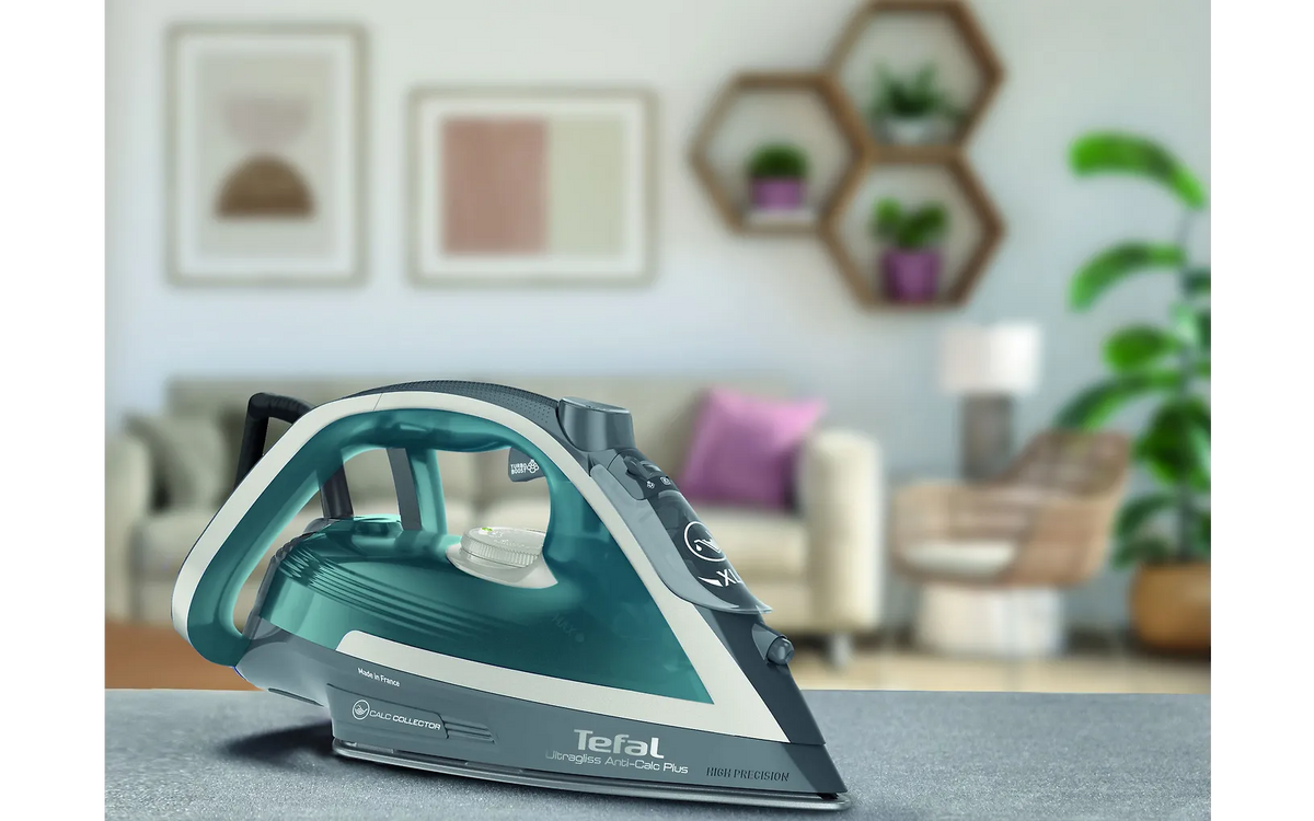 Tefal Ultragliss Plus Anti-Calc FV6842E0 ångstrykjärn, blå