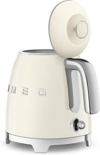 Smeg KLF05CREU -vedenkeitin, kerman valkoinen