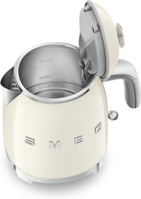 Smeg KLF05CREU -vedenkeitin, kerman valkoinen