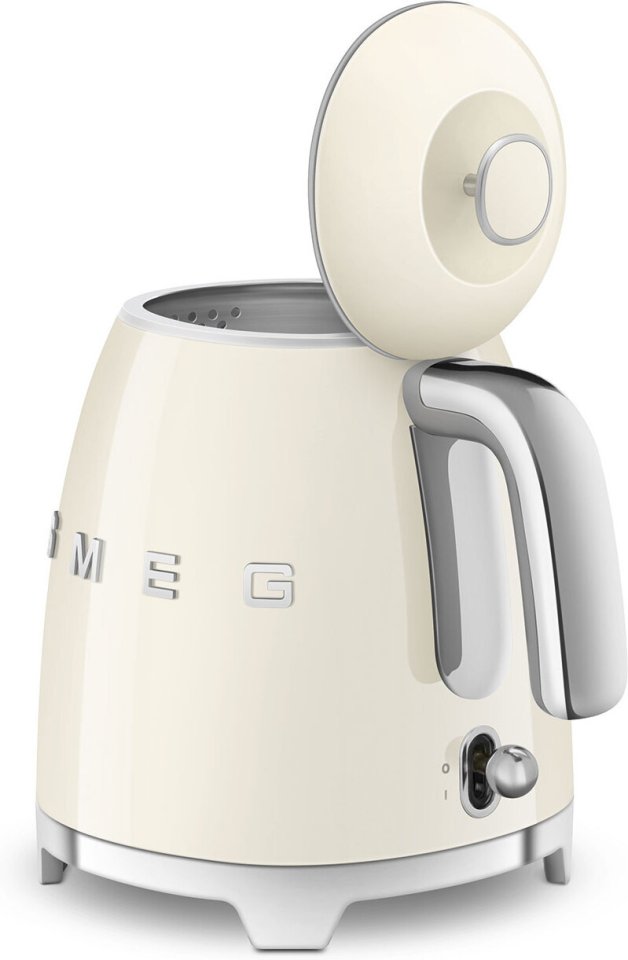 Smeg KLF05CREU -vedenkeitin, kerman valkoinen