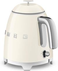 Smeg KLF05CREU -vedenkeitin, kerman valkoinen