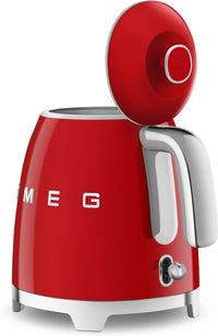 Smeg KLF05RDEU -vedenkeitin, punainen