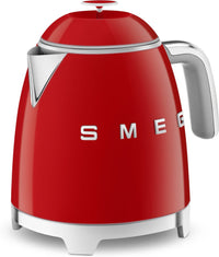 Smeg KLF05RDEU -vedenkeitin, punainen