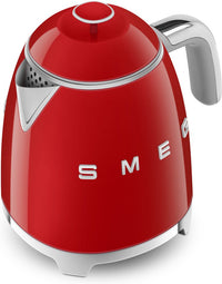 Smeg KLF05RDEU -vedenkeitin, punainen