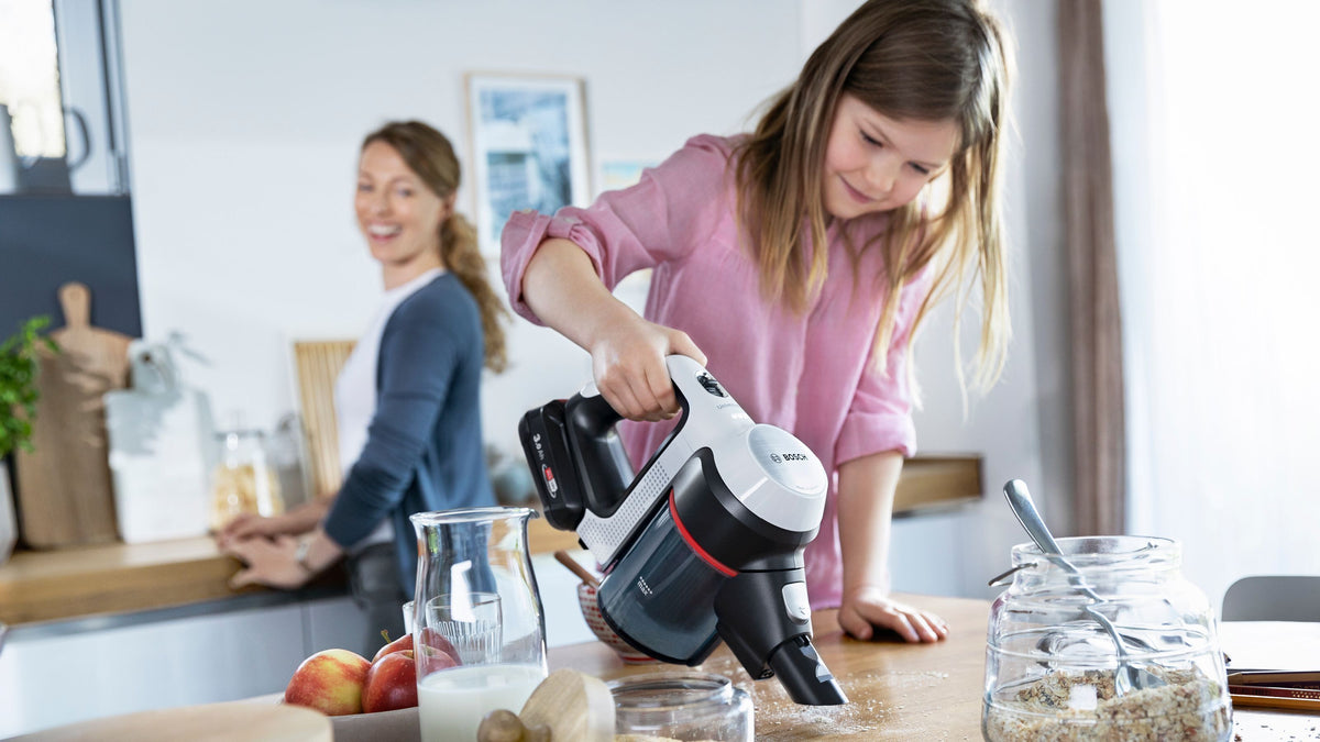 Bosch Unlimited 7 BBS711W -varsi-imuri, valkoinen
