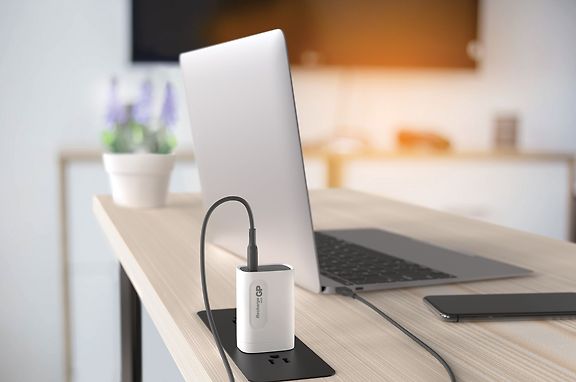 GP GaN PD 65 W -verkkovirtalaturi, 2x USB-C + 1x USB-A, valkoinen – kuva 5