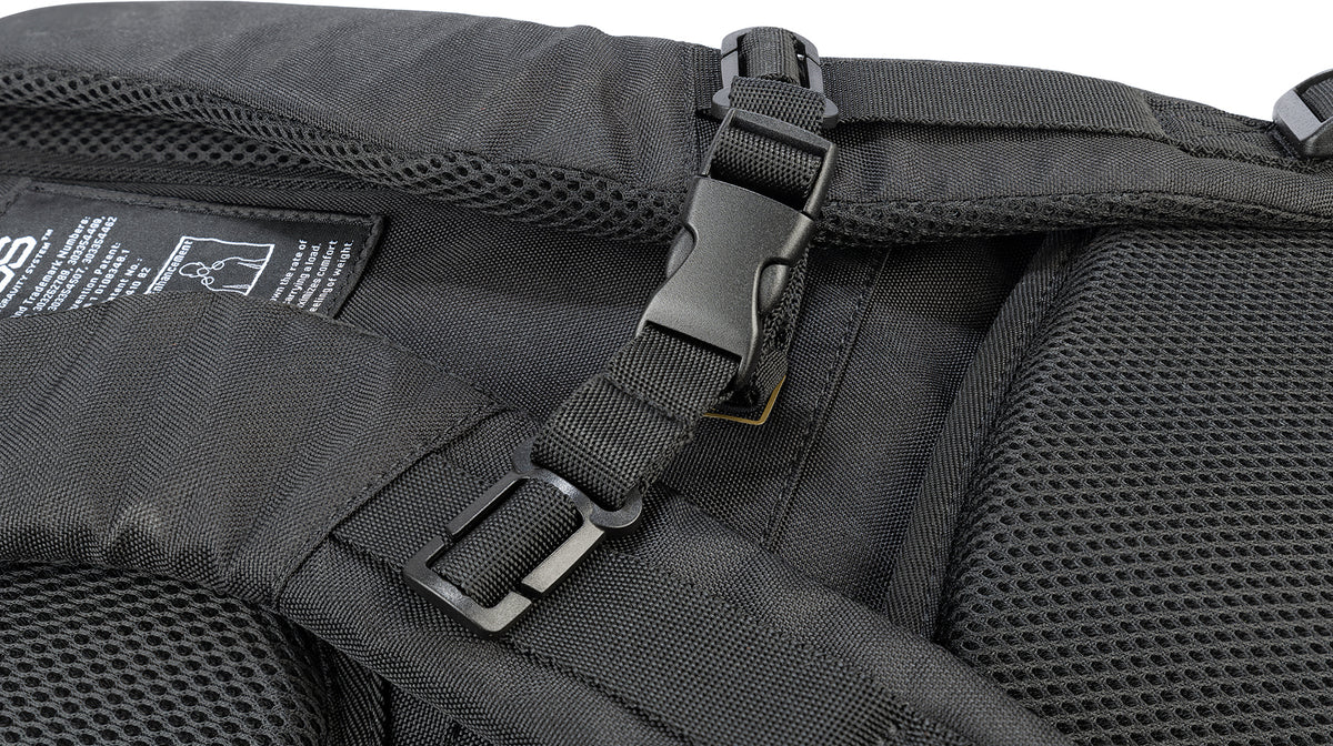 Tucano Bizip AGS -tietokonereppu 17" kannettavalle tietokoneelle, musta – kuva 10