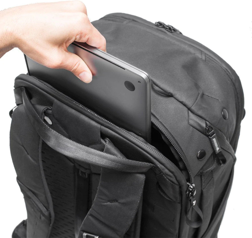 Peak Design Travel Backpack 45L -päiväreppu, musta – kuva 13