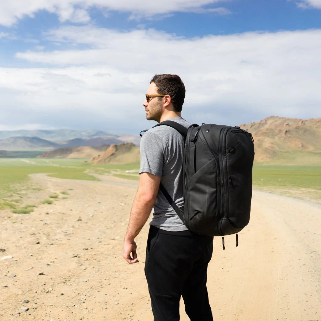 Peak Design Travel Backpack 45L -päiväreppu, musta – kuva 20
