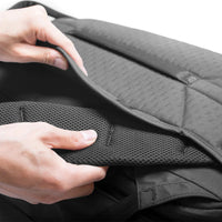 Peak Design Travel Backpack 45L -päiväreppu, musta – kuva 15