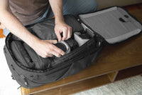 Peak Design Travel Backpack 45L -päiväreppu, musta – kuva 17