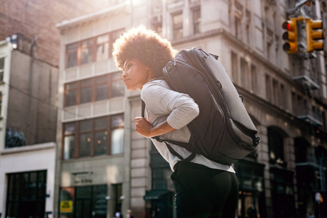 Peak Design Travel Backpack 45L -päiväreppu, musta – kuva 25