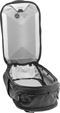 Peak Design Travel Backpack 45L -päiväreppu, musta – kuva 4