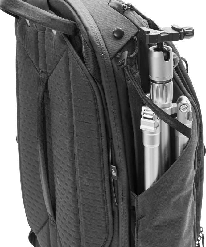 Peak Design Travel Backpack 45L -päiväreppu, musta – kuva 11