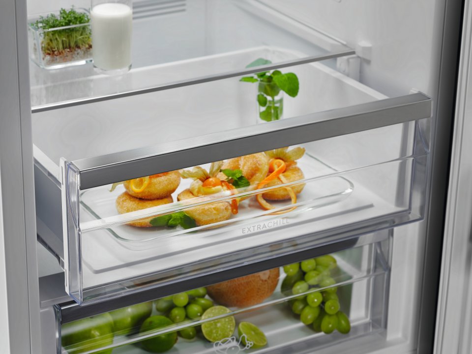 Electrolux LNC7ME36X2 jääkaappipakastin, teräs, 2m