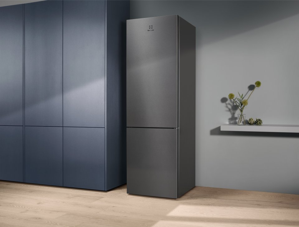 Electrolux LNC7ME36X2 jääkaappipakastin, teräs, 2m