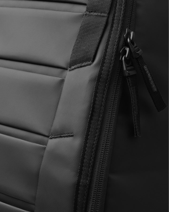 Db Hugger Backpack 25 l reppu, black out – kuva 12