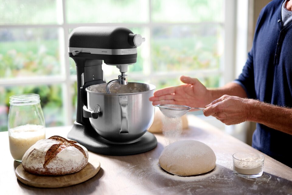 KitchenAid Artisan 5KSM70SHXEBK 6,6 L -yleiskone, musta