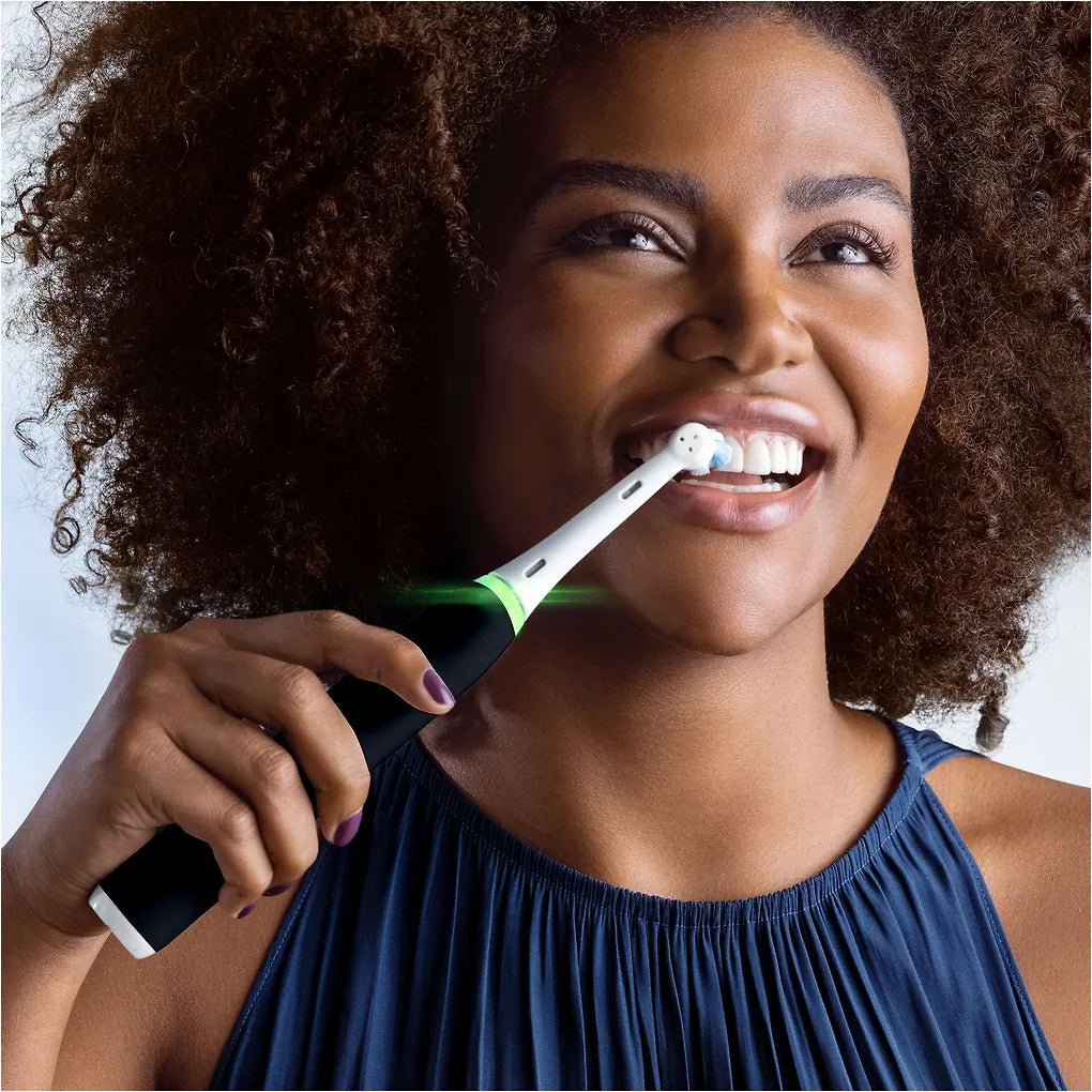Oral-B iO Series 3s -sähköhammasharja, musta